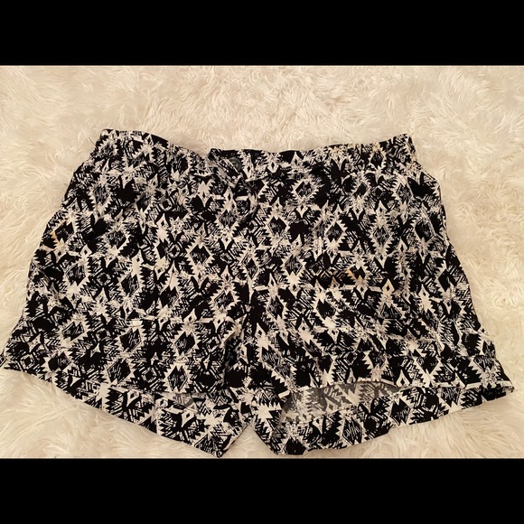 American rag black and white shorts size medium - Picture 3 of 3